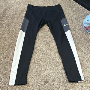 Nike youth tight fit leggings